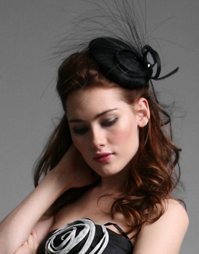 Coast Mini Beret Fascinator With Loop And Feather Detail