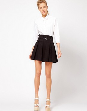 Imagen 1 de Minifalda plisada con cinturón de ASOS