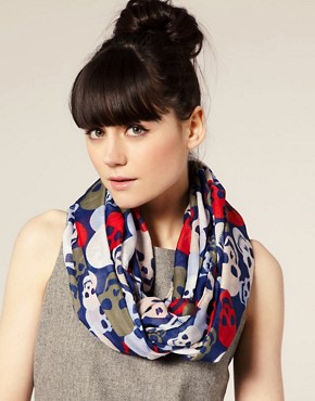 Image 1 of Pieces Mercedes Skull Tube Scarf